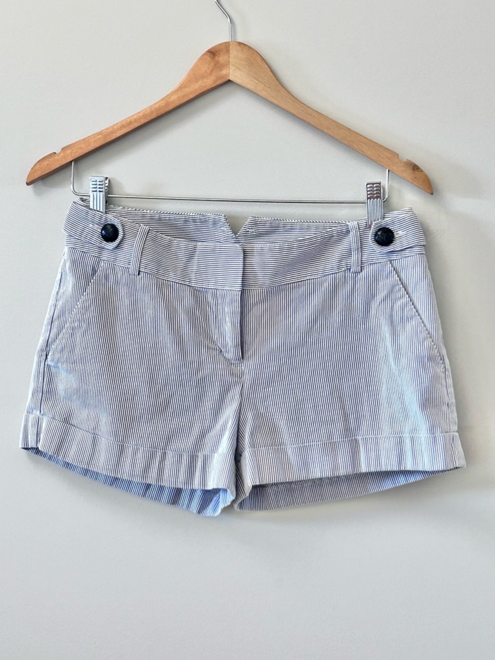 Express Pinstriped Blue White Shorts Cuffed Hem Strap & Button Detail Women’s 4